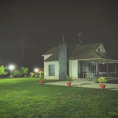 Paraje Valdefuentes ** *