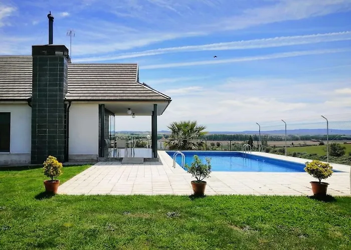 Paraje Valdefuentes ** *