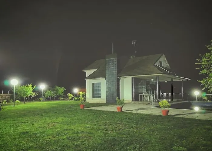 Paraje Valdefuentes ** *